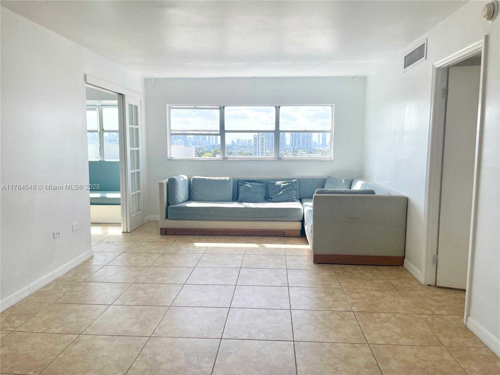 Small Image of 1881 WASHINGTON AVE #11H, Miami Beach Number 5