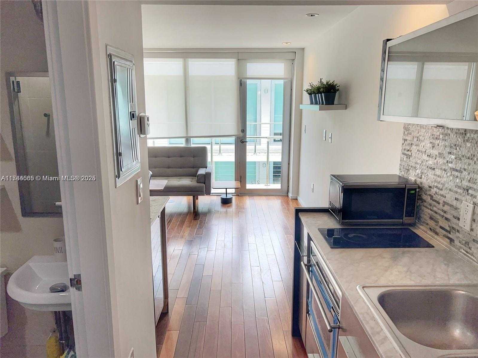 Small Image of 1601 WEST AVE #212, Miami Beach Number 7