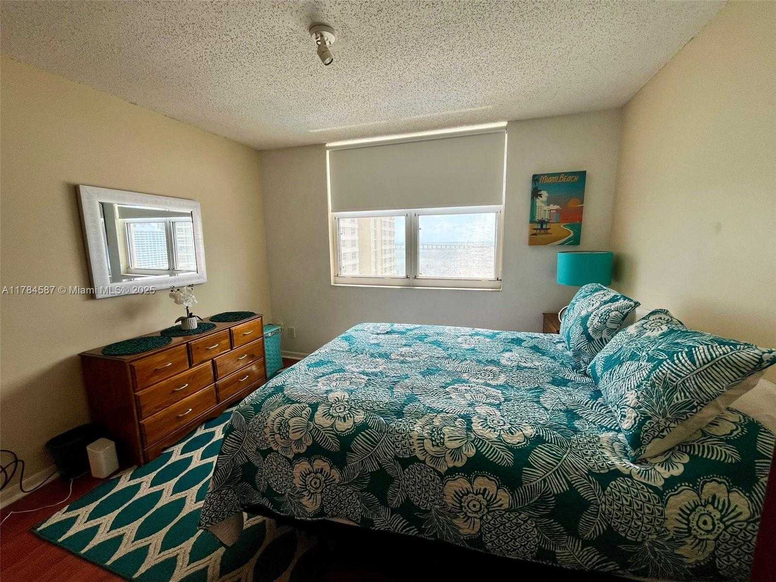 Small Image of 770 CLAUGHTON ISLAND DR #1908, Miami Number 4