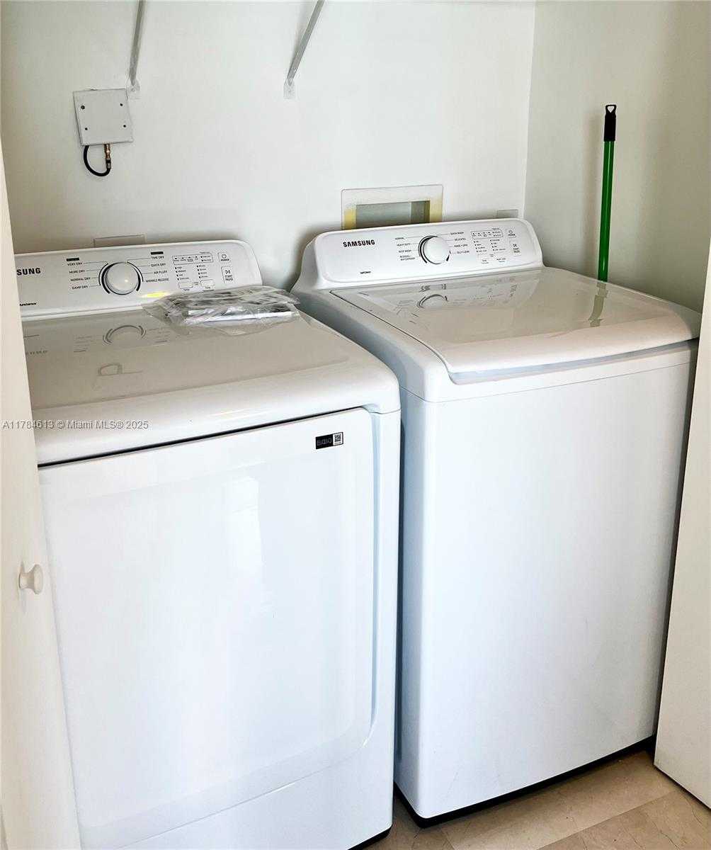 Small Image of 1330 WEST AVE #1604, Miami Beach Number 10