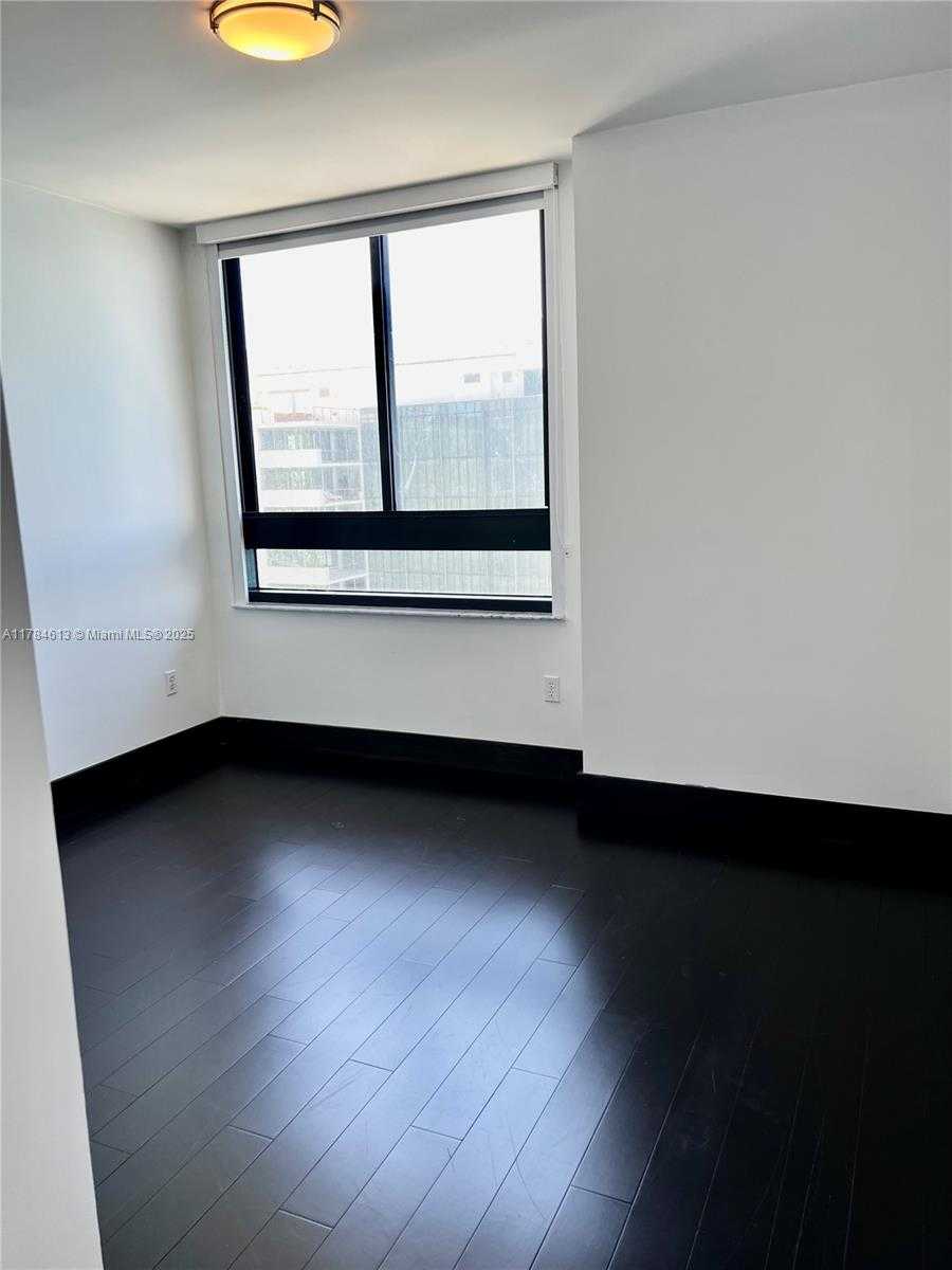 Small Image of 1330 WEST AVE #1604, Miami Beach Number 12