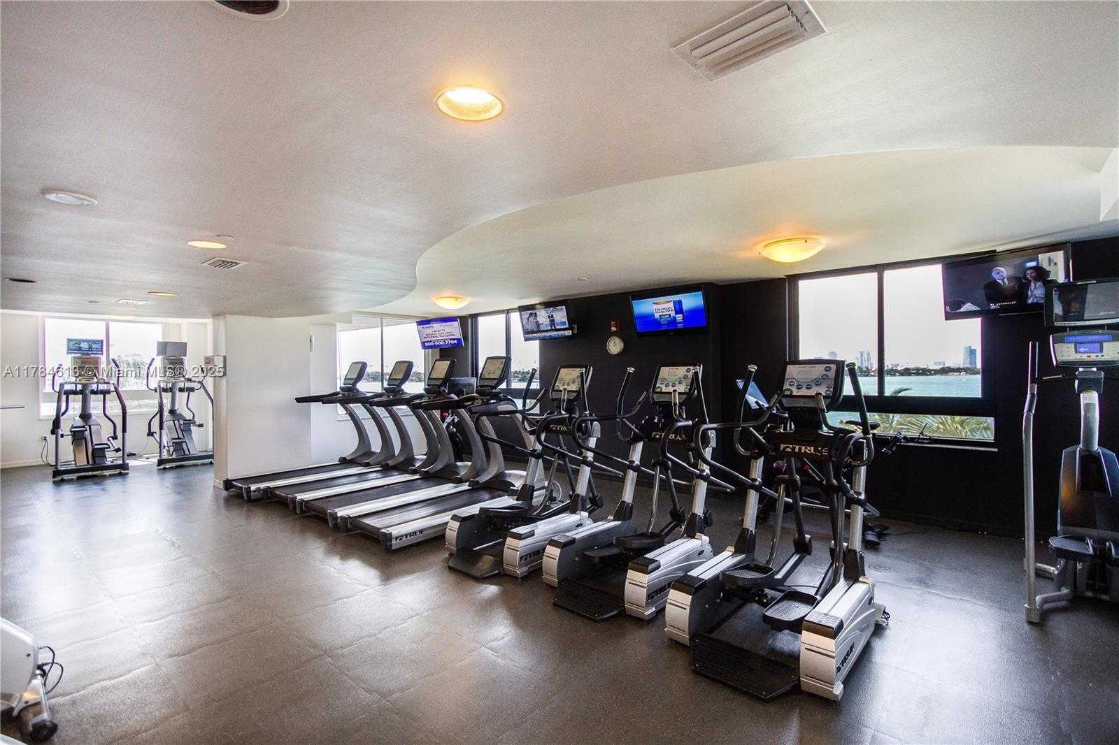 Small Image of 1330 WEST AVE #1604, Miami Beach Number 16