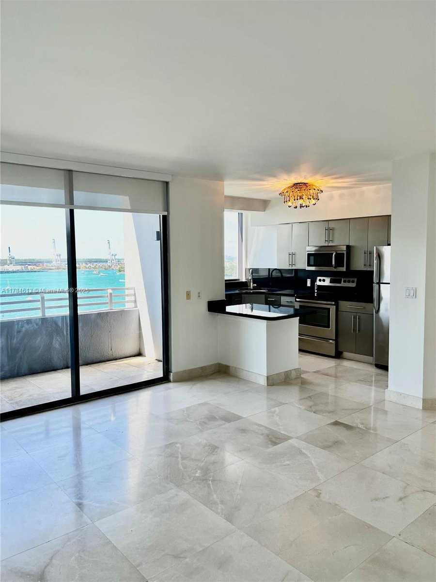 Small Image of 1330 WEST AVE #1604, Miami Beach Number 2