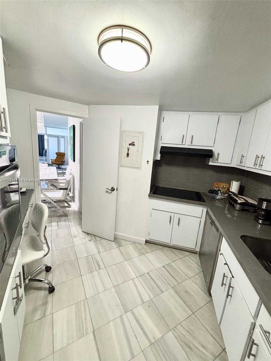 Small Image of 905 BRICKELL BAY DR #1930, Miami Number 10
