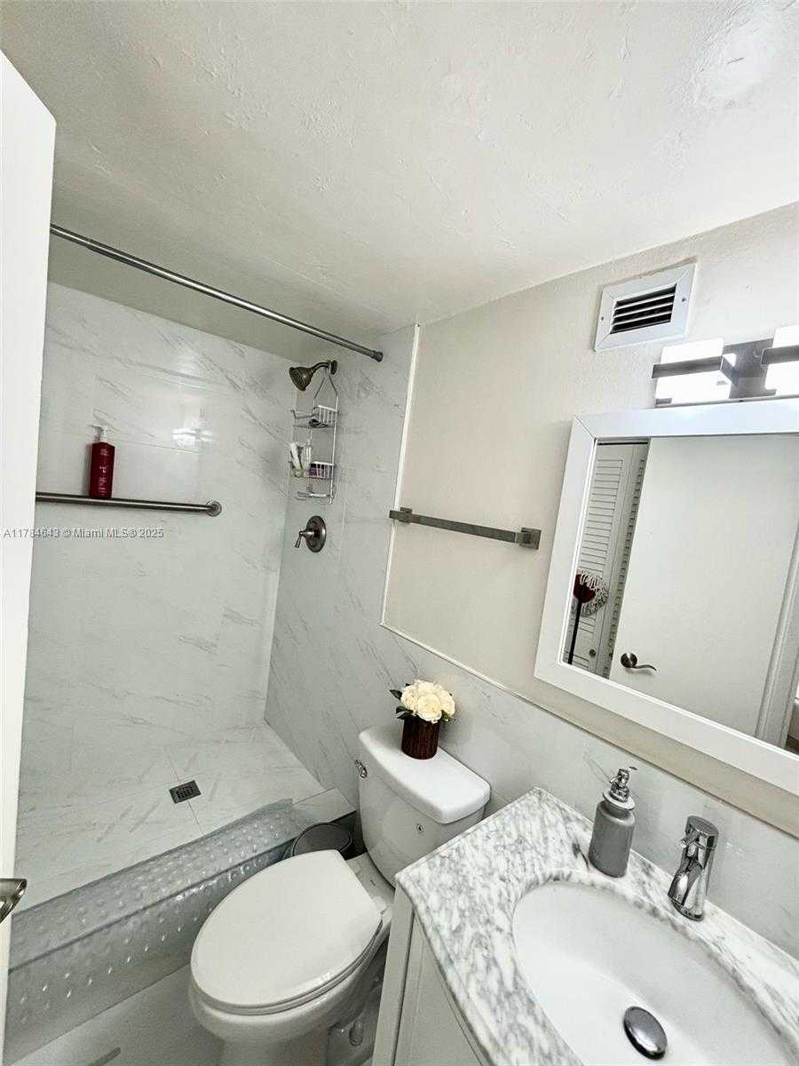Small Image of 905 BRICKELL BAY DR #1930, Miami Number 13