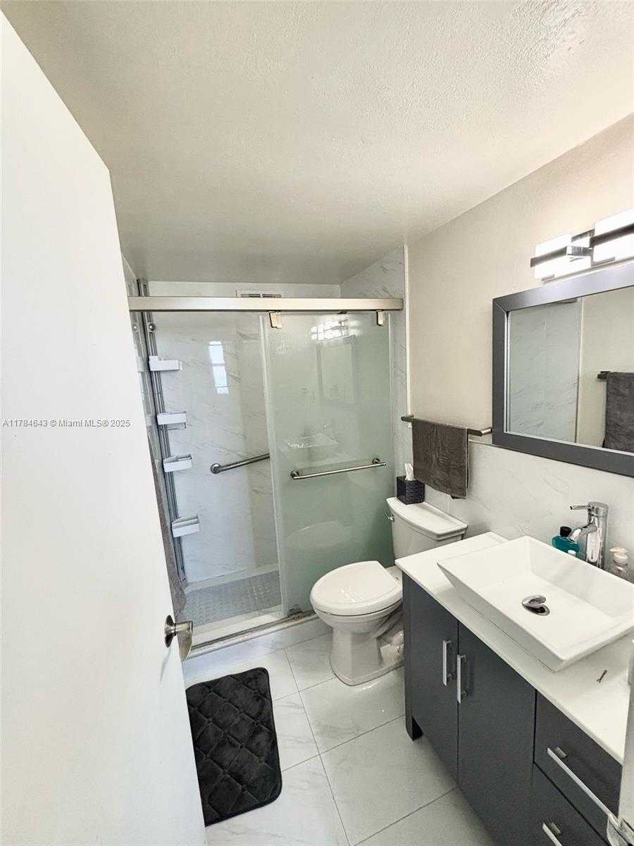 Small Image of 905 BRICKELL BAY DR #1930, Miami Number 28