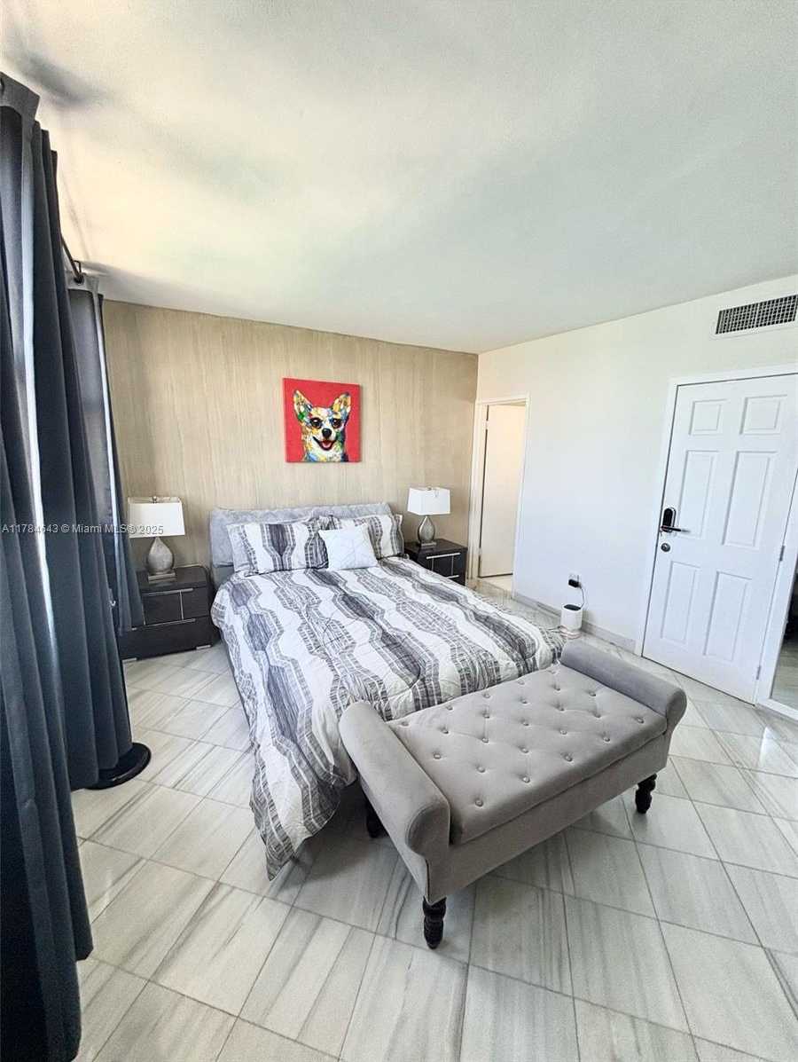 Small Image of 905 BRICKELL BAY DR #1930, Miami Number 3