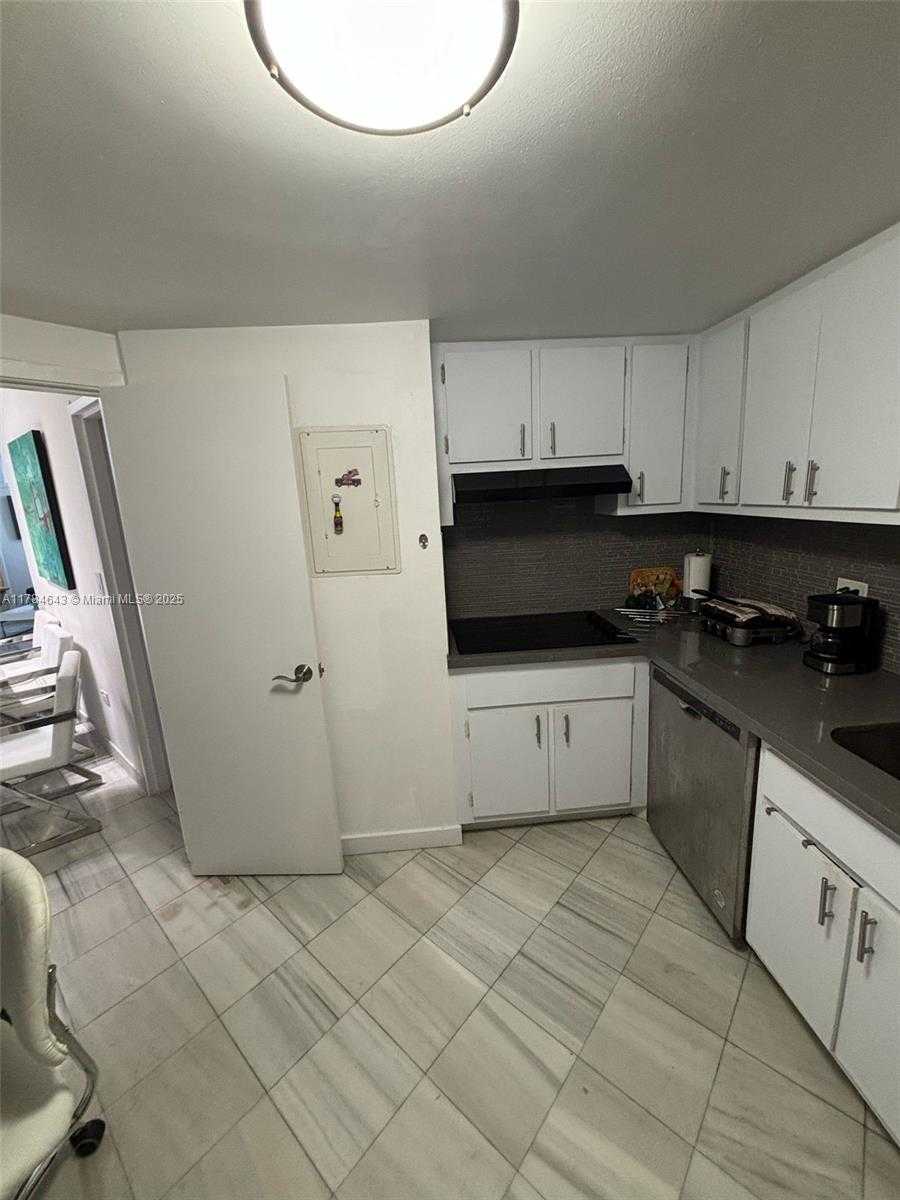 Small Image of 905 BRICKELL BAY DR #1930, Miami Number 9