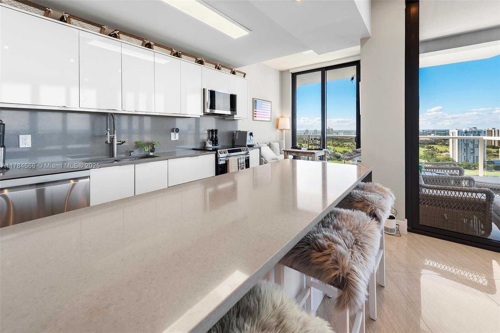 Small Image of 20281 EAST COUNTRY CLUB DR #PH7, Aventura Number 15
