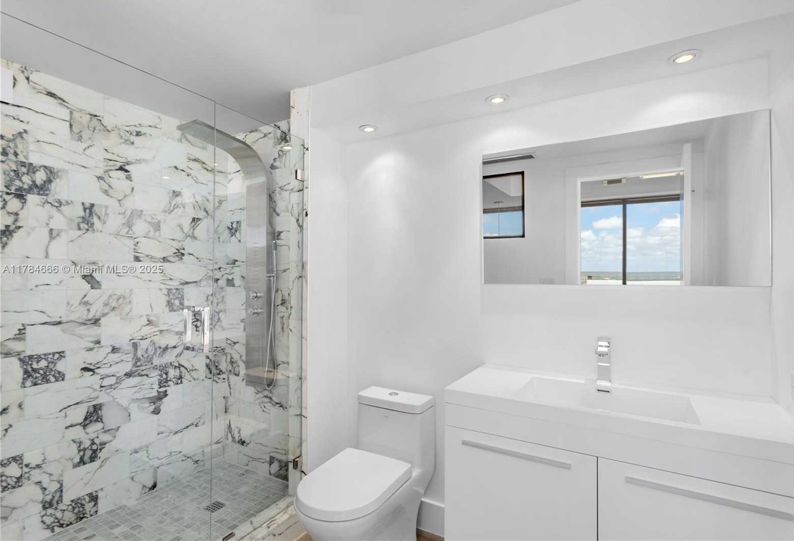 Small Image of 20281 EAST COUNTRY CLUB DR #PH7, Aventura Number 31