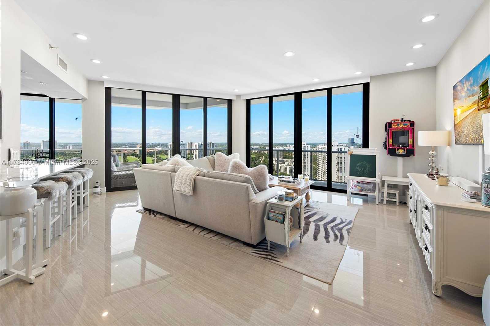 Small Image of 20281 EAST COUNTRY CLUB DR #PH7, Aventura Number 5