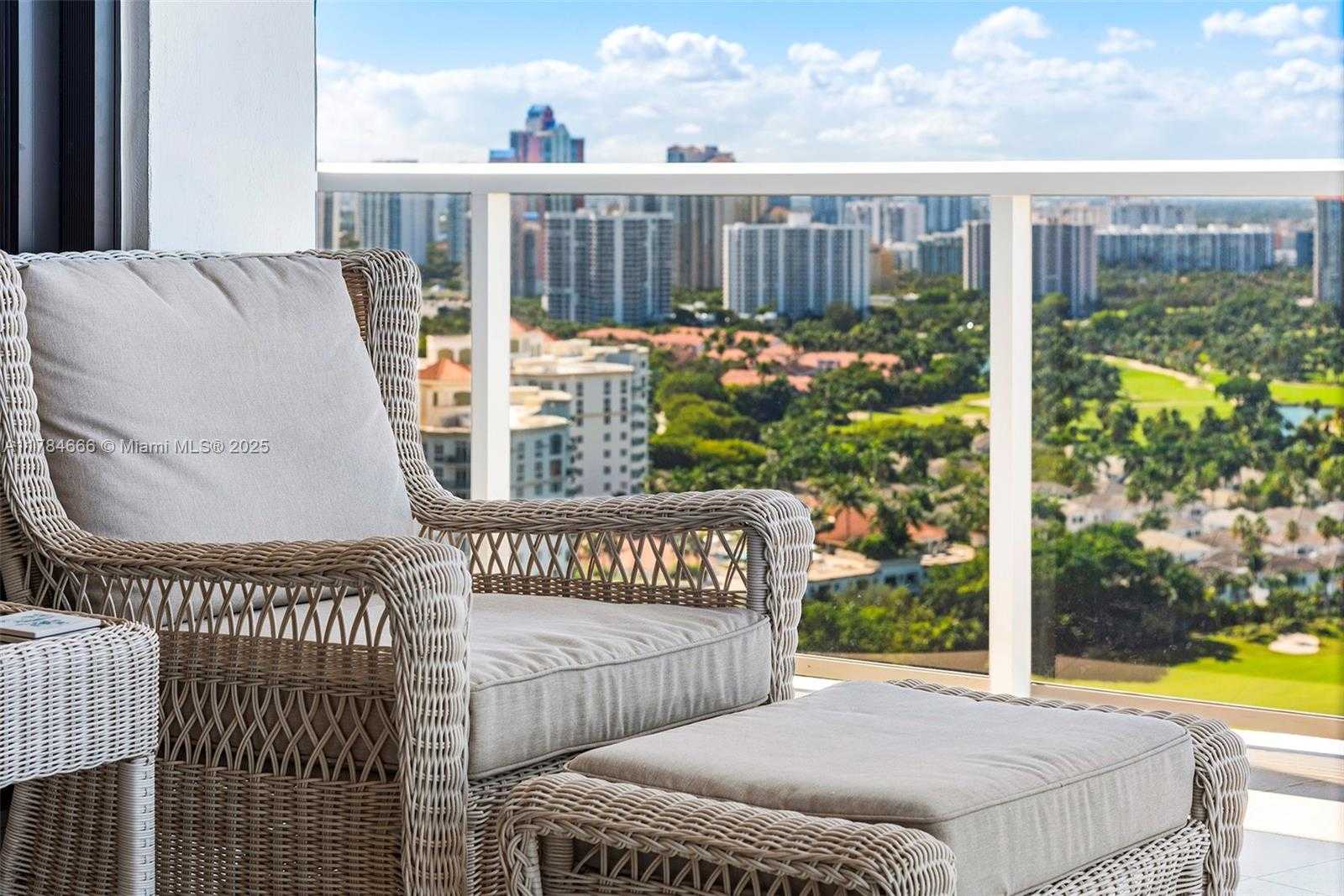 Small Image of 20281 EAST COUNTRY CLUB DR #PH7, Aventura Number 7