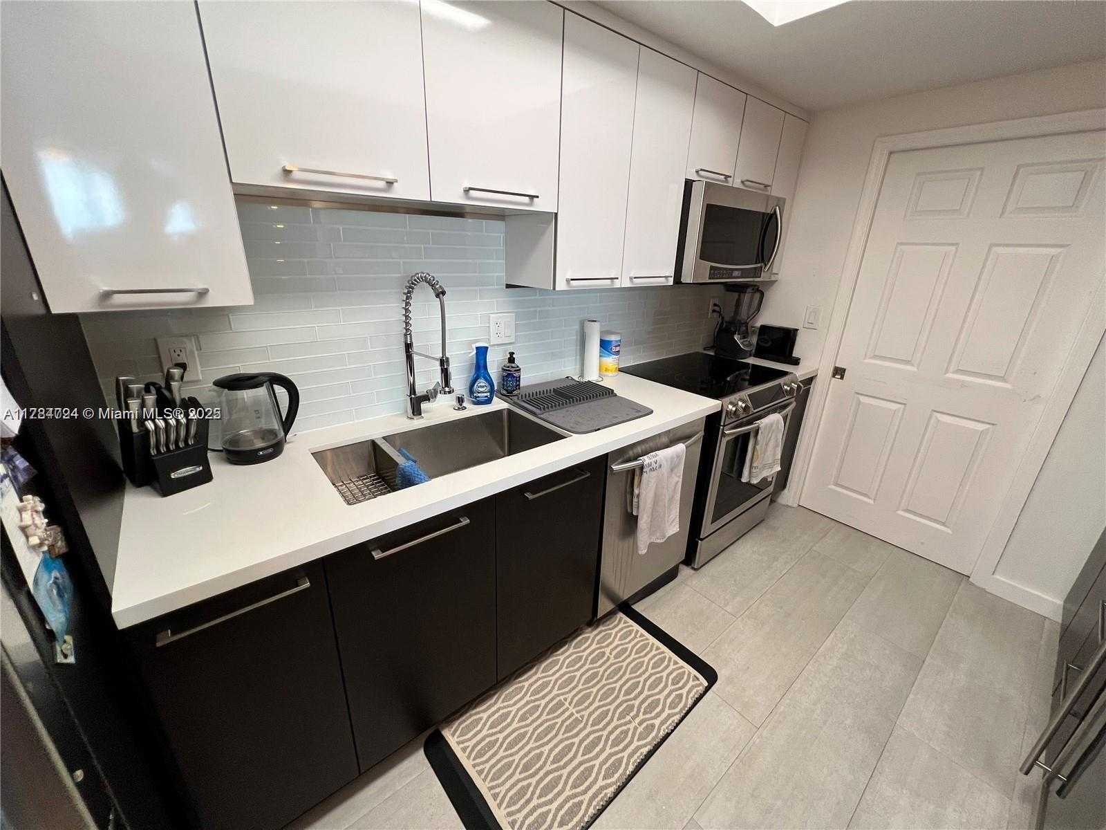 Small Image of 9805 NORTH WEST 52ND ST #512, Doral Number 5