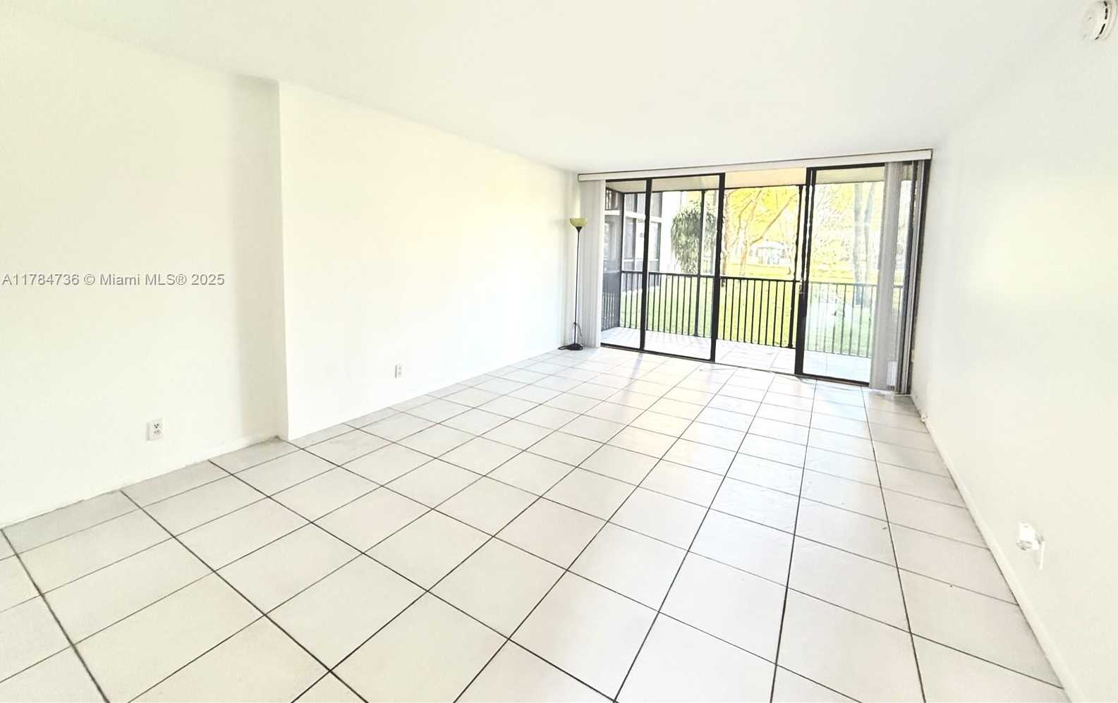 Small Image of 3301 NORTH COUNTRY CLUB DR #106, Aventura Number 12