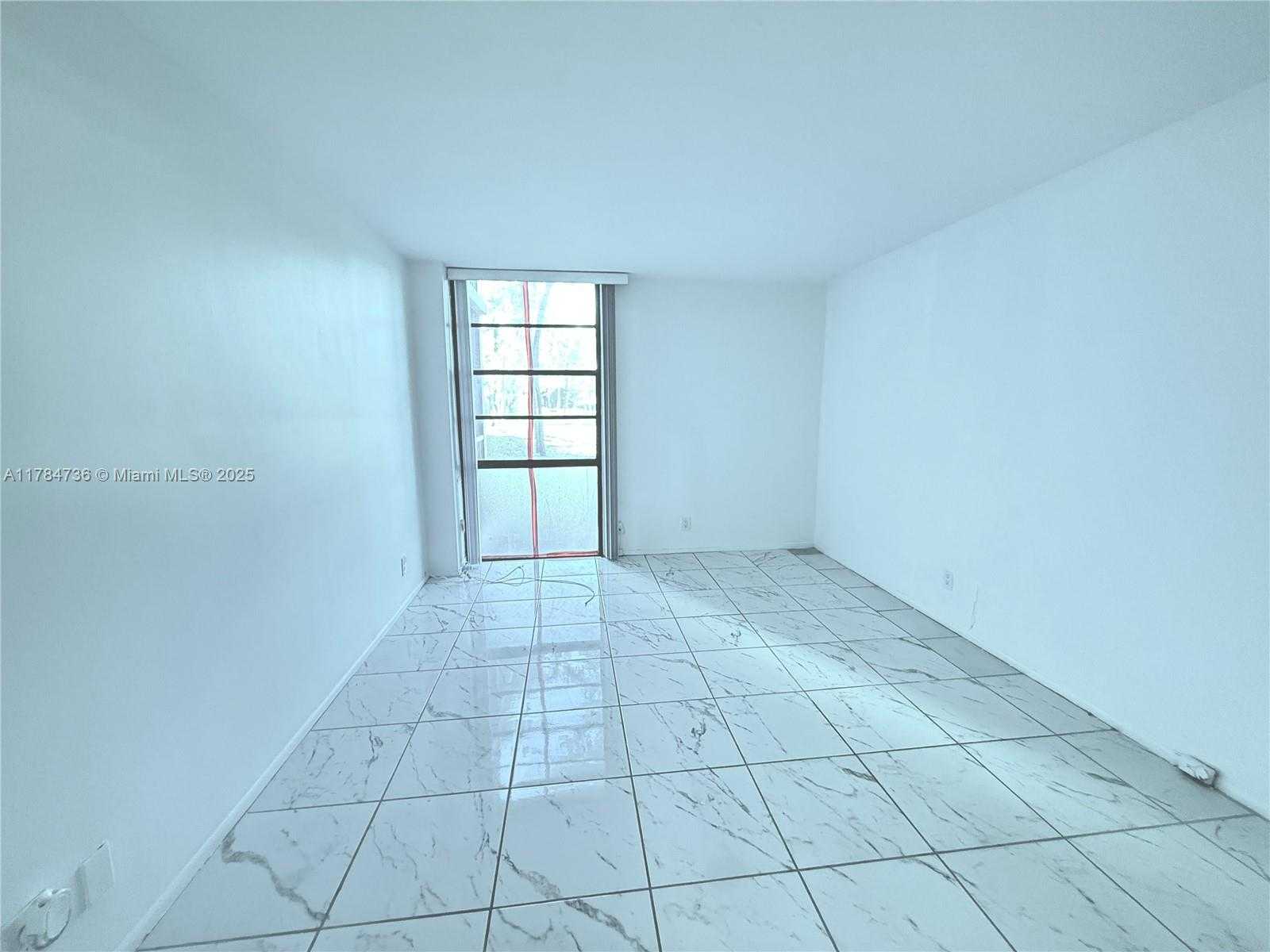 Small Image of 3301 NORTH COUNTRY CLUB DR #106, Aventura Number 5