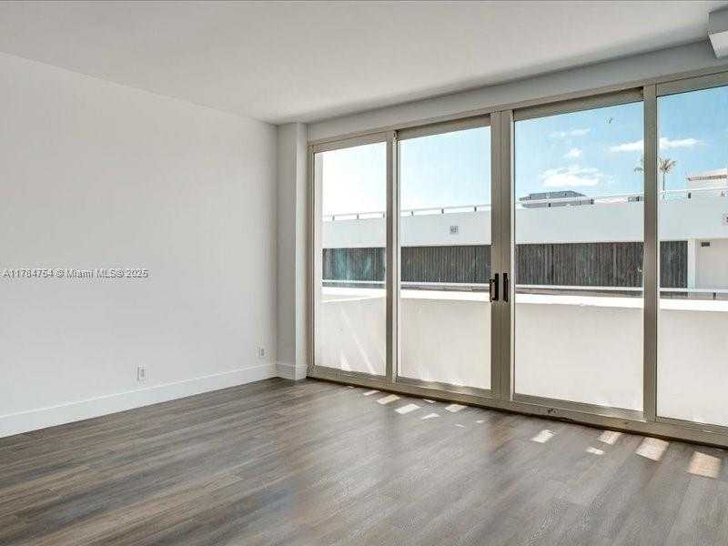 Small Image of 9499 COLLINS AVE #PH-03, Surfside Number 27