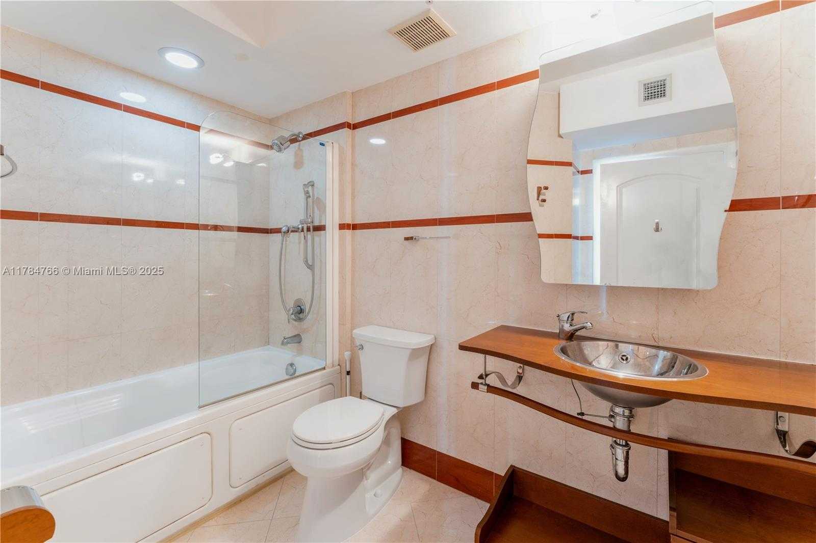 Small Image of 110 WASHINGTON AVE #1714, Miami Beach Number 12