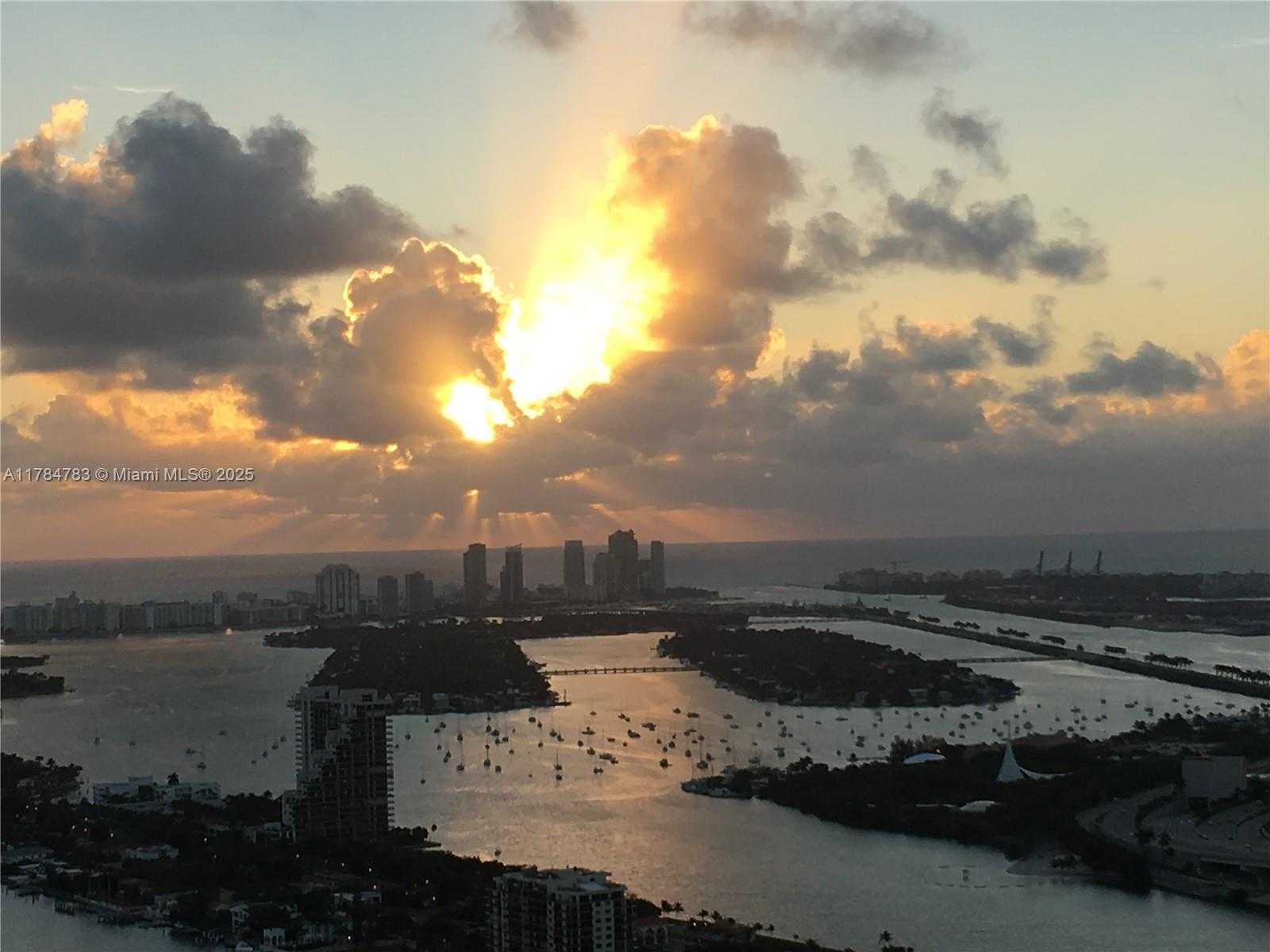 Small Image of 1900 NORTH BAYSHORE DR #5003, Miami Number 23