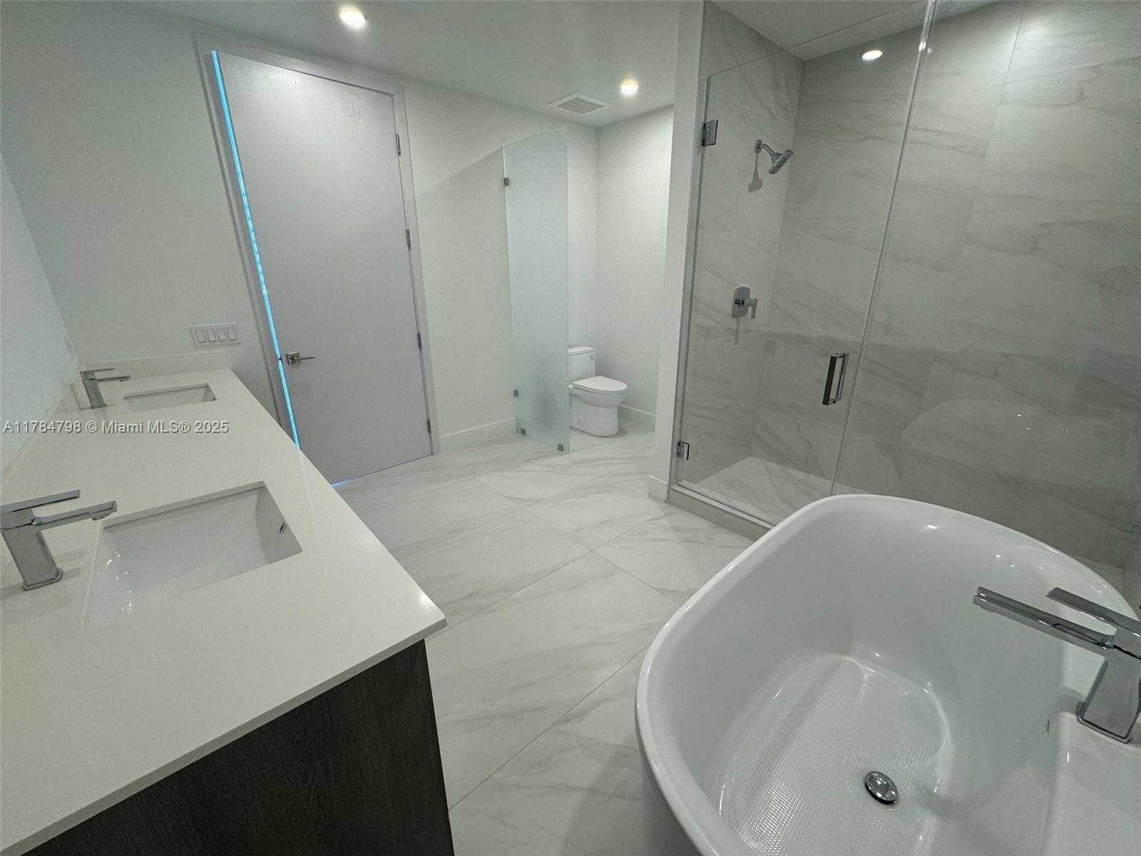 Small Image of 17550 COLLINS AVE #1005, Sunny Isles Beach Number 22