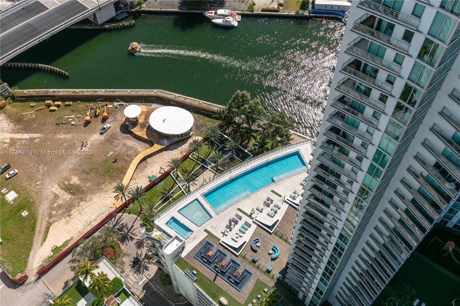 Small Image of 90 SOUTH WEST 3RD ST #PH-14, Miami Number 44