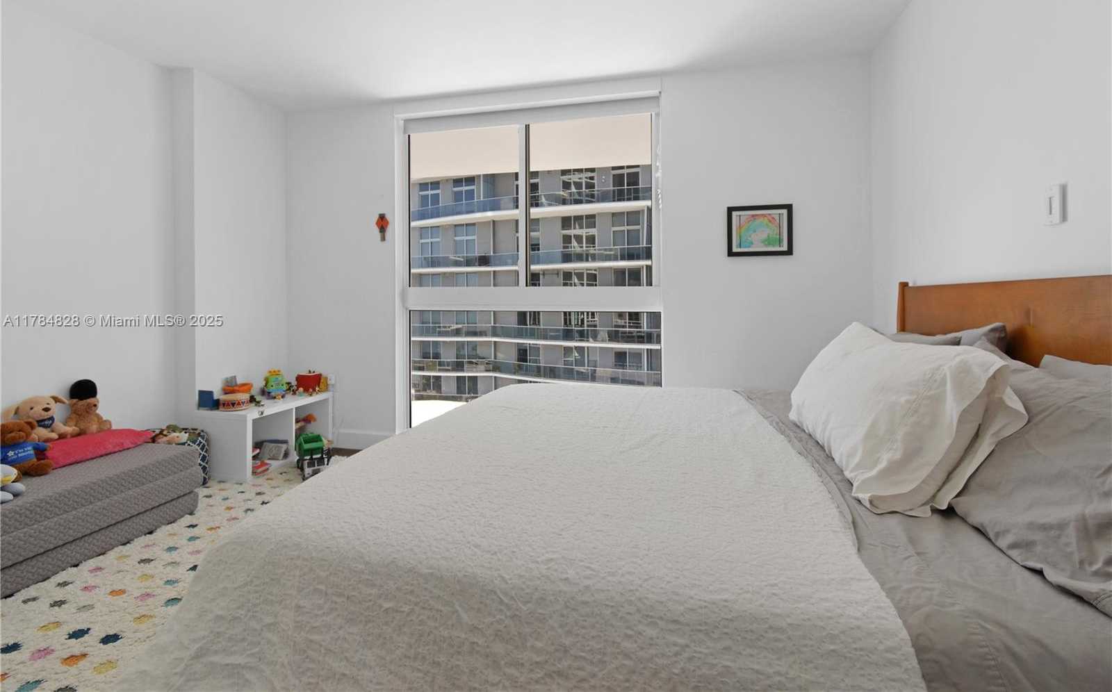 Small Image of 1800 NORTH BAYSHORE DR #1003, Miami Number 22