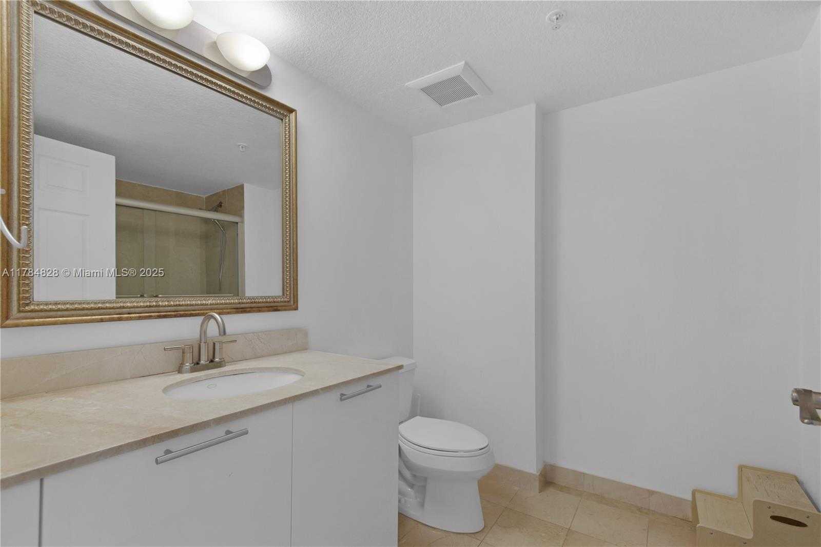 Small Image of 1800 NORTH BAYSHORE DR #1003, Miami Number 27