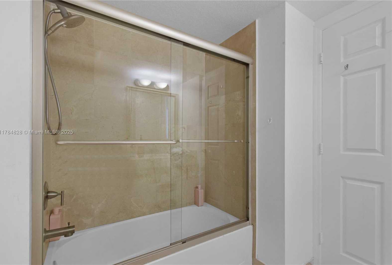Small Image of 1800 NORTH BAYSHORE DR #1003, Miami Number 29