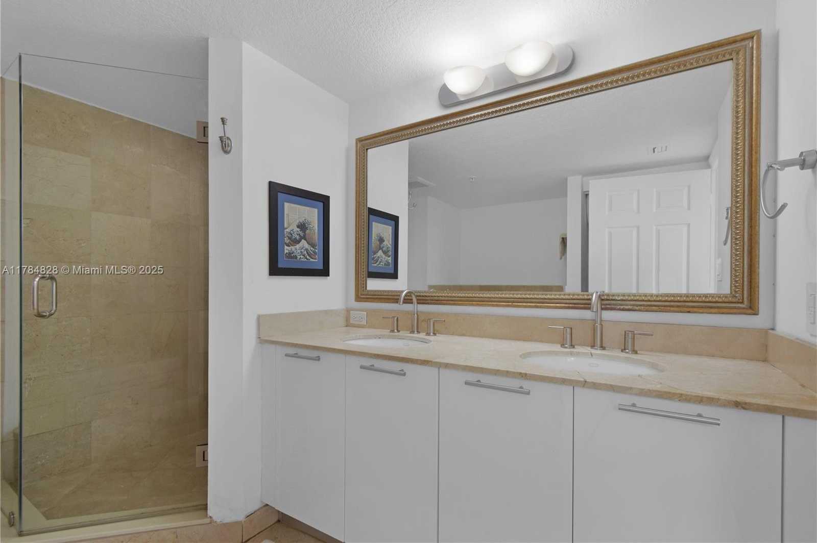 Small Image of 1800 NORTH BAYSHORE DR #1003, Miami Number 30