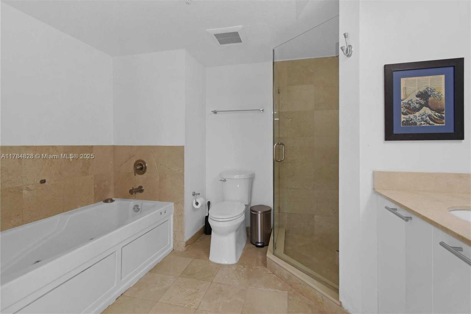 Small Image of 1800 NORTH BAYSHORE DR #1003, Miami Number 31