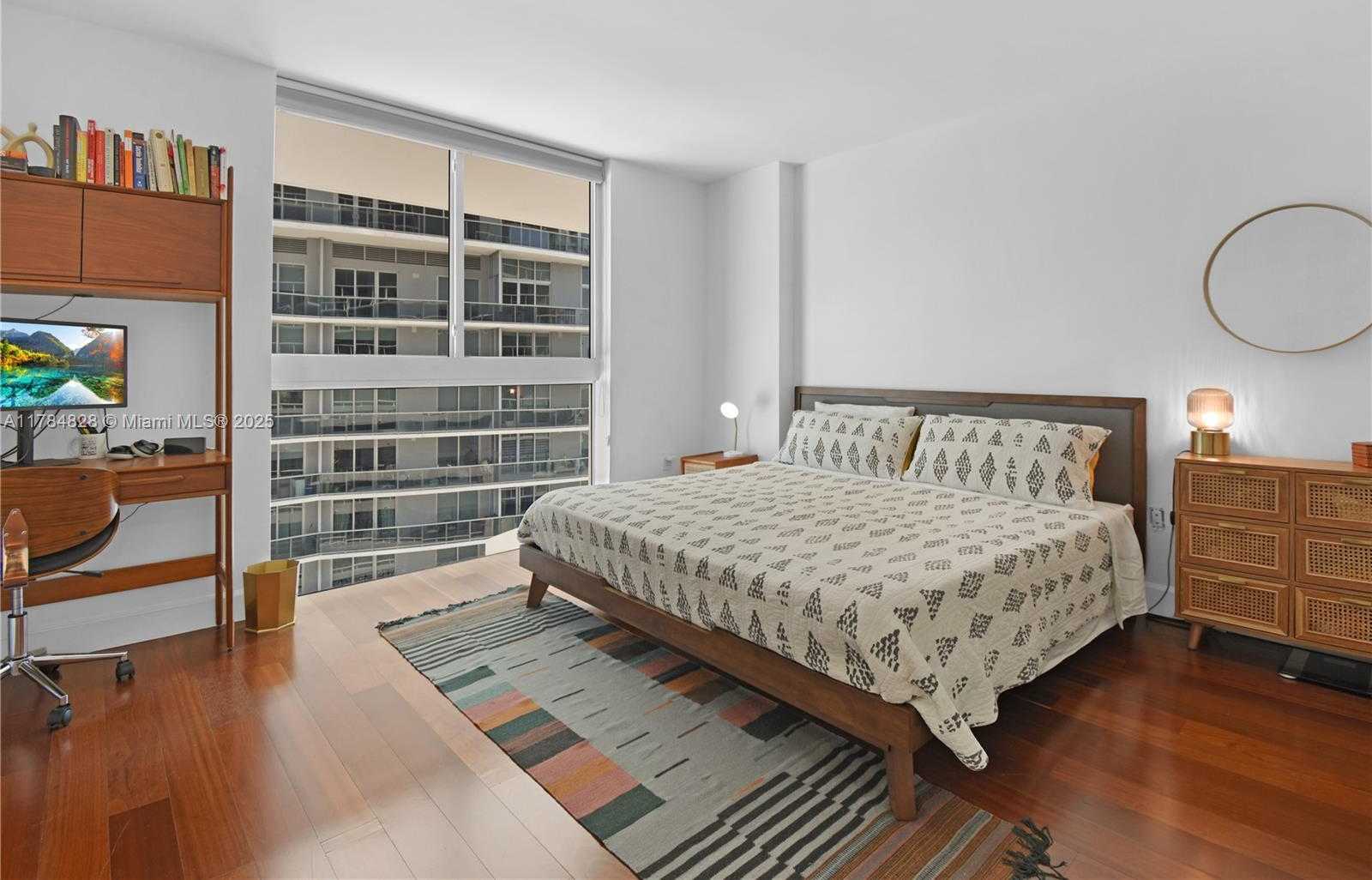Small Image of 1800 NORTH BAYSHORE DR #1003, Miami Number 32