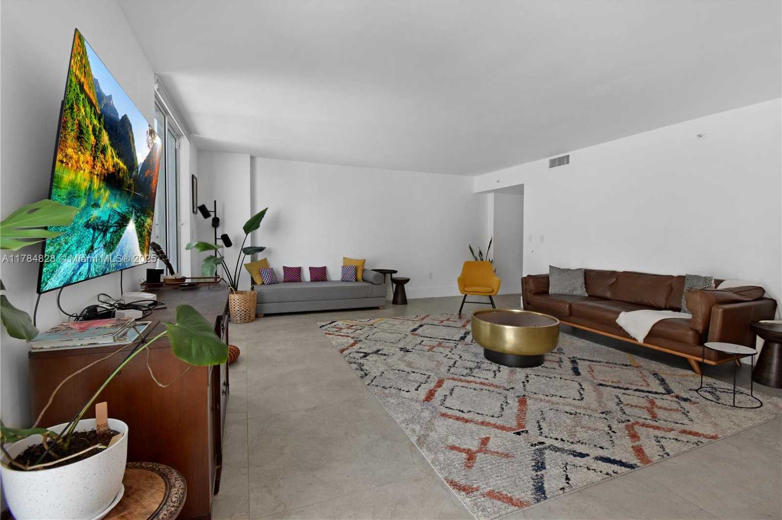 Small Image of 1800 NORTH BAYSHORE DR #1003, Miami Number 4
