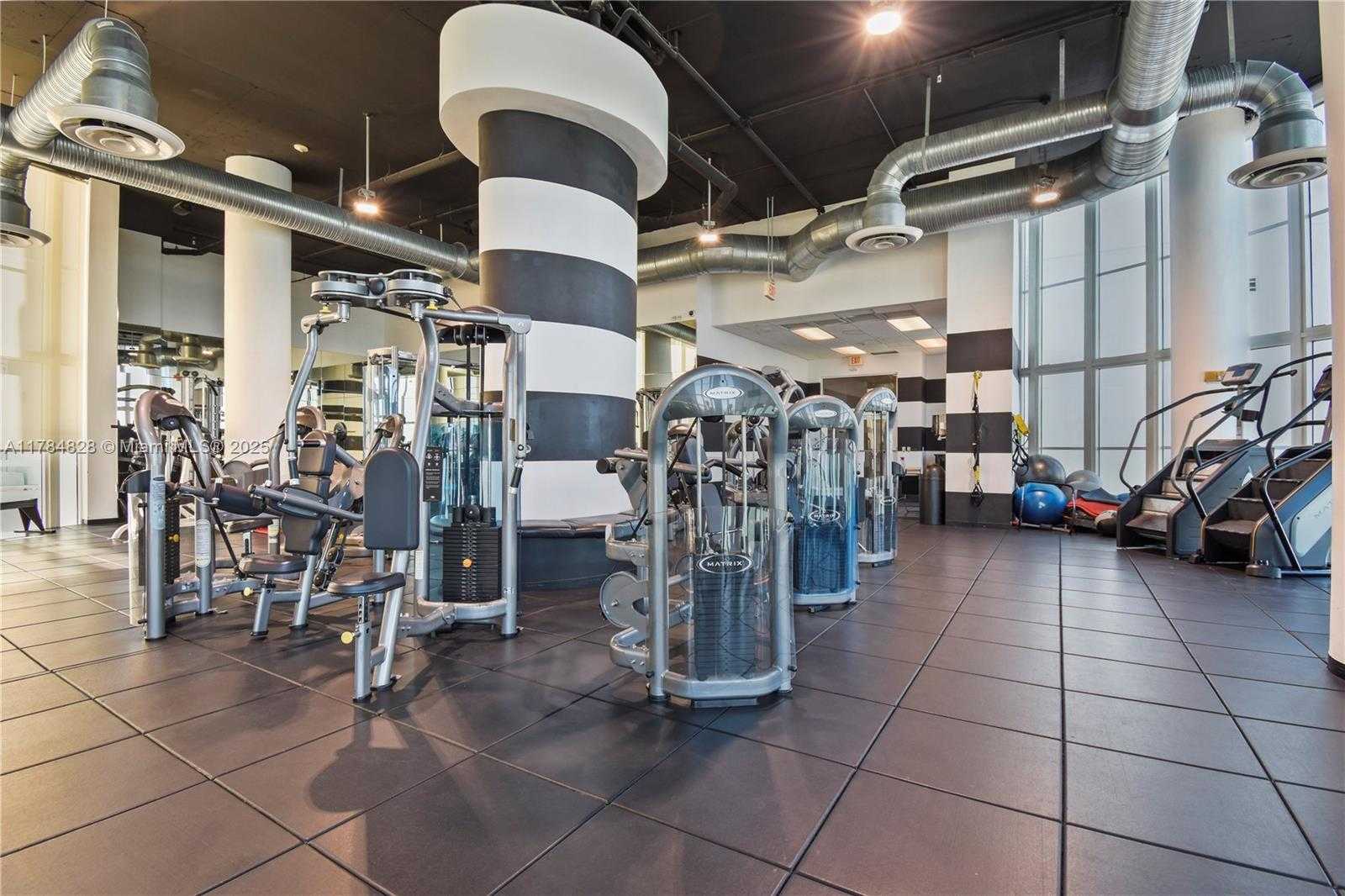Small Image of 1800 NORTH BAYSHORE DR #1003, Miami Number 45