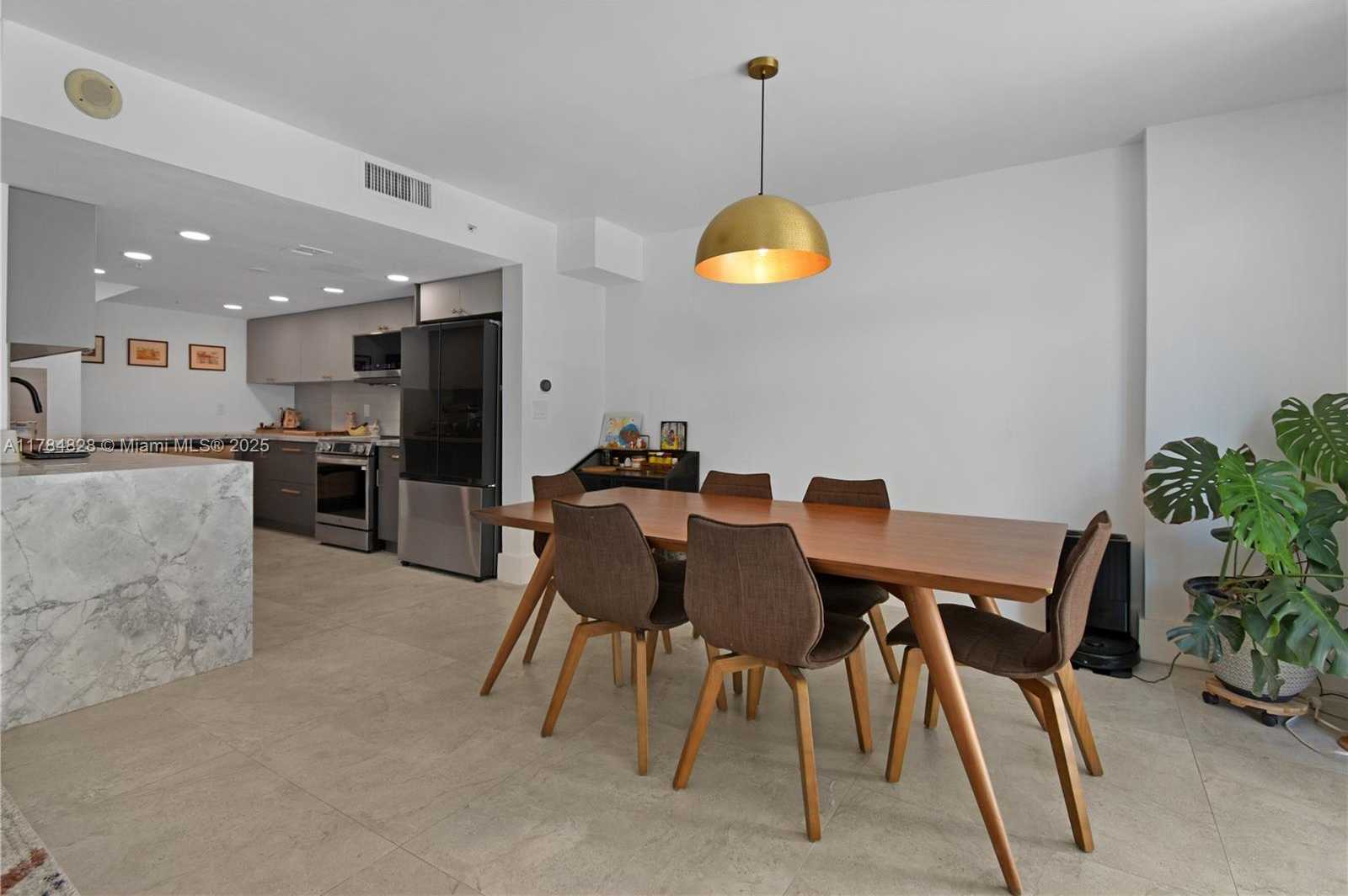 Small Image of 1800 NORTH BAYSHORE DR #1003, Miami Number 5