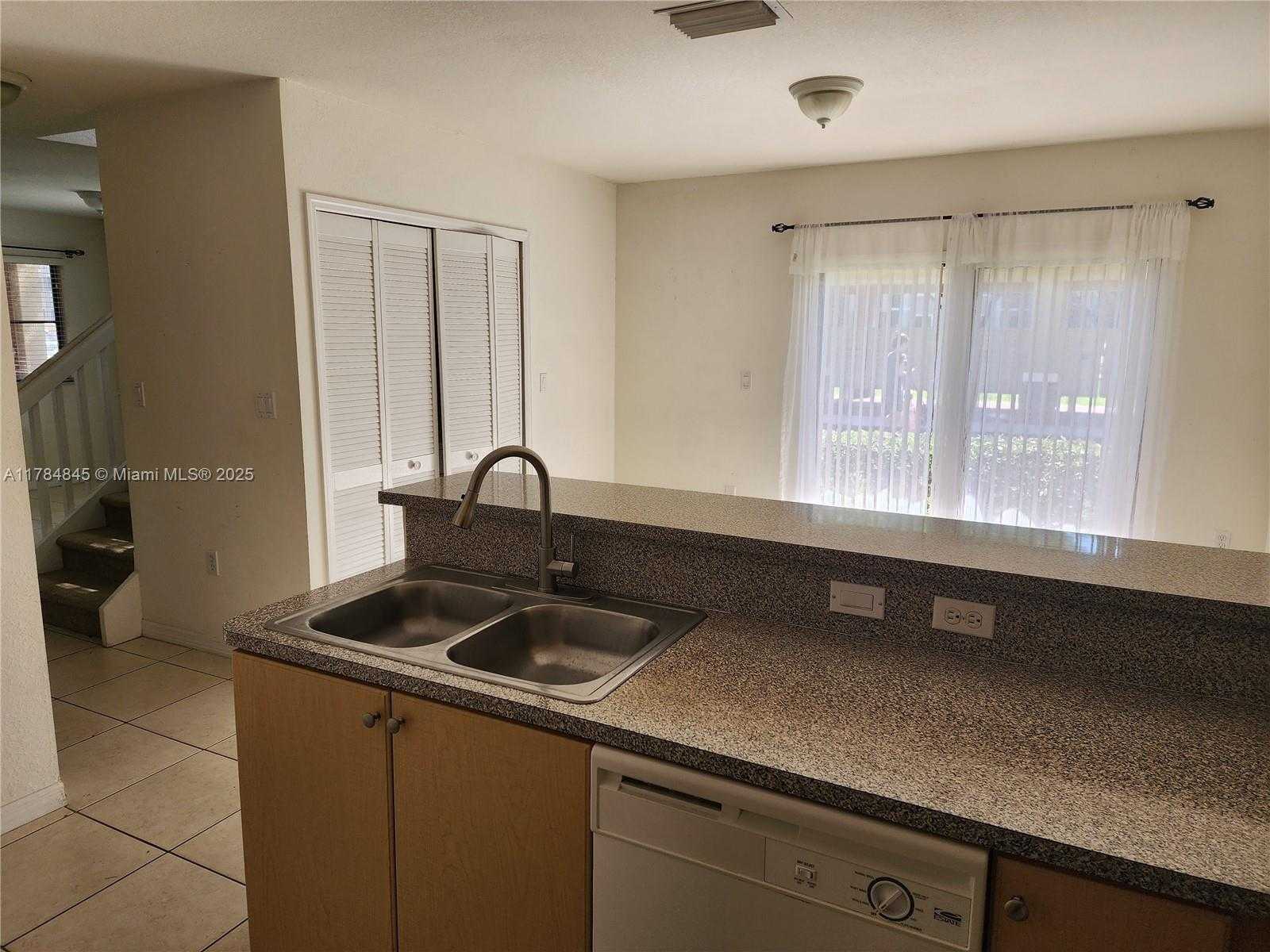 Small Image of 22631 SOUTH WEST 88TH PL #16-18, Cutler Bay Number 3