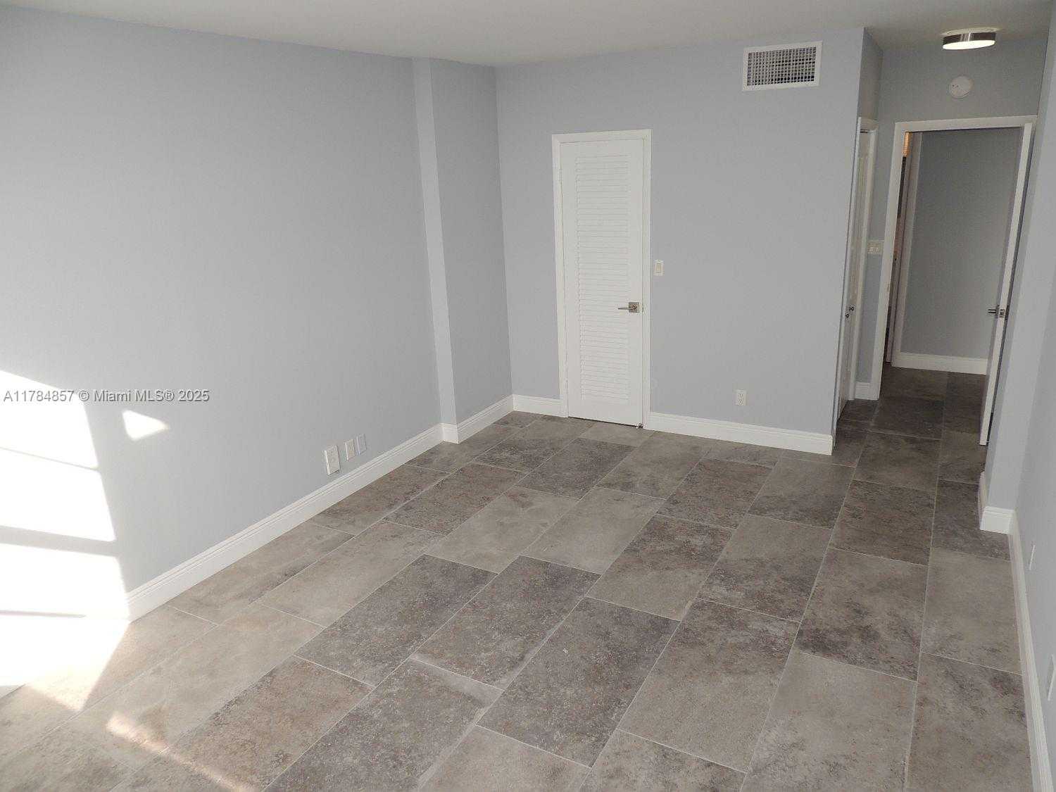 Small Image of 1455 NORTH TREASURE DR #6N, North Bay Village Number 18