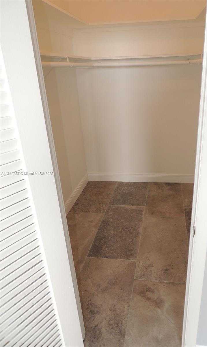 Small Image of 1455 NORTH TREASURE DR #6N, North Bay Village Number 20