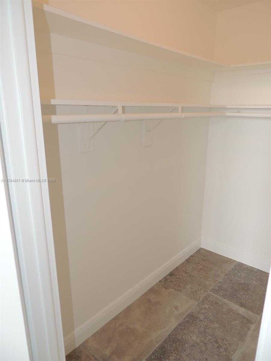 Small Image of 1455 NORTH TREASURE DR #6N, North Bay Village Number 21
