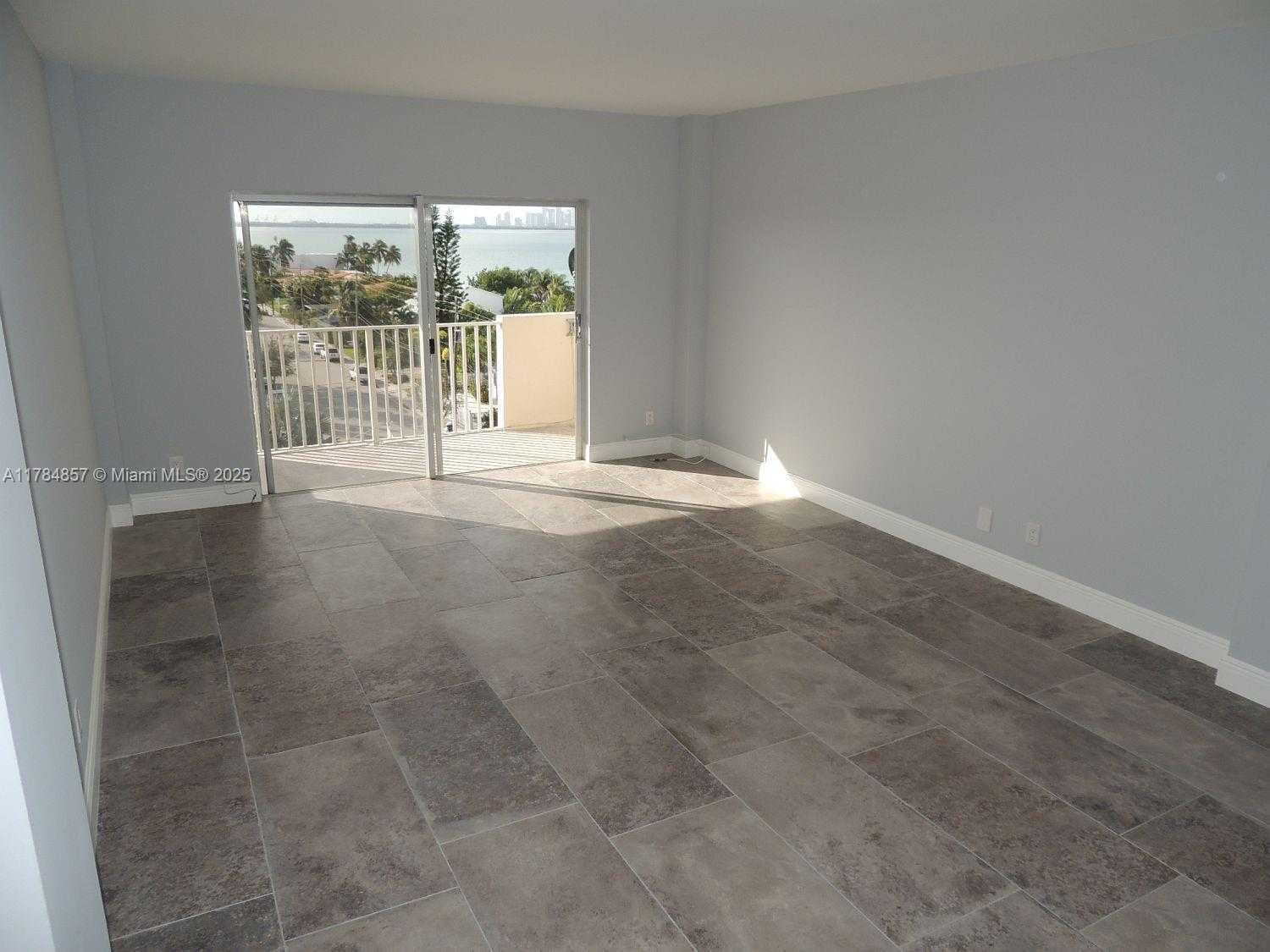 Small Image of 1455 NORTH TREASURE DR #6N, North Bay Village Number 9