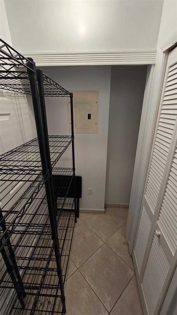 Small Image of 1901 SOUTH WEST 2ND AVE, Miami Number 11