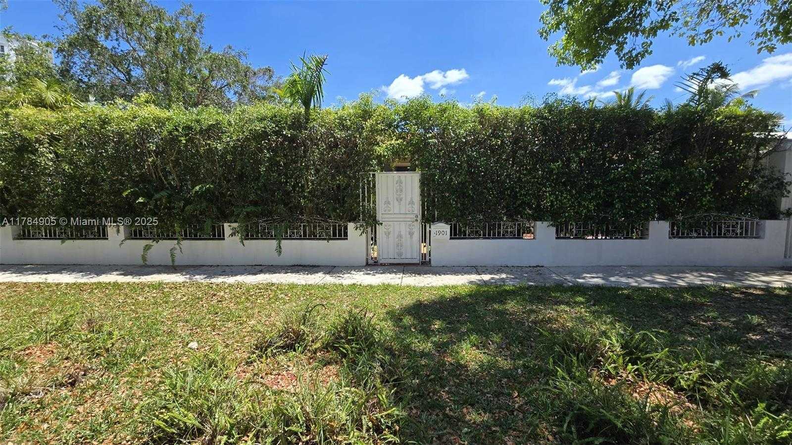 Small Image of 1901 SOUTH WEST 2ND AVE, Miami Number 25