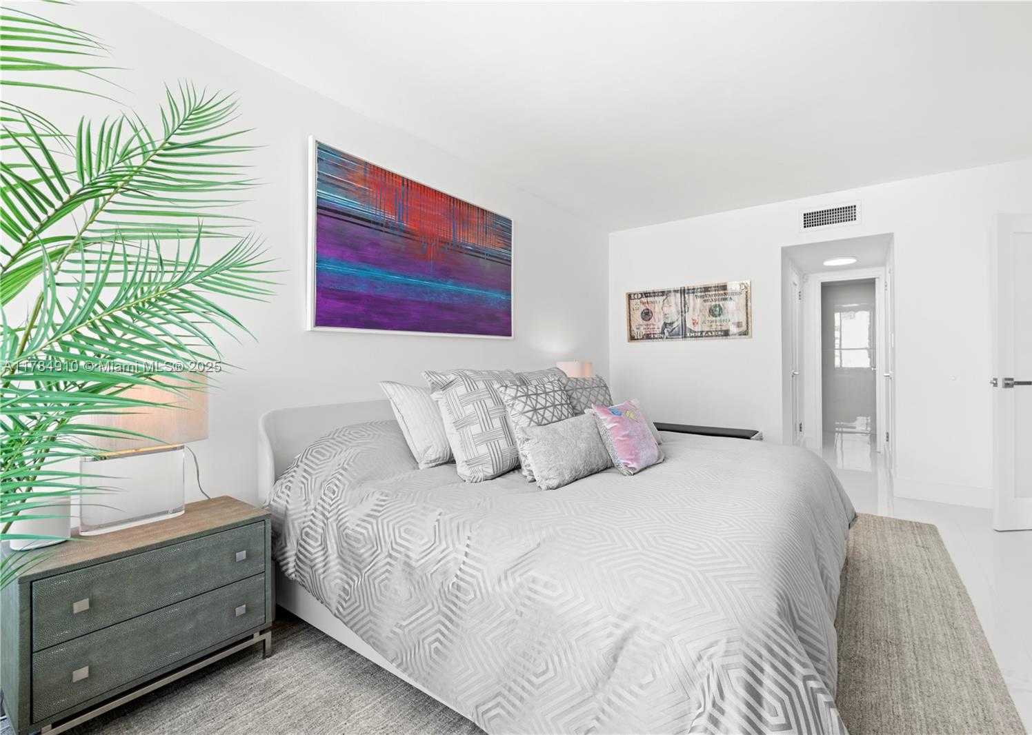 Small Image of 1000 WEST AVE #1524, Miami Beach Number 18