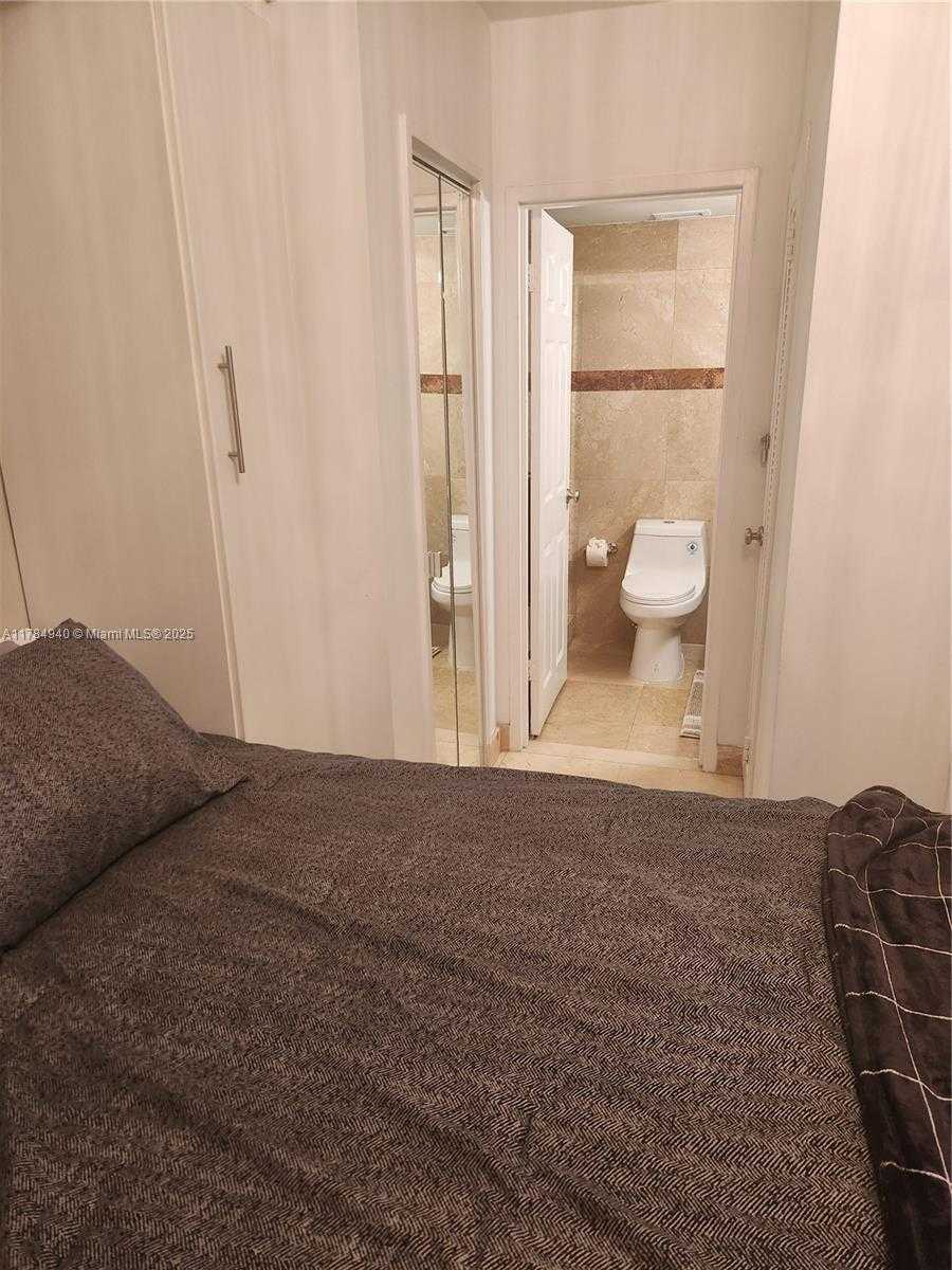 Small Image of 3725 SOUTH OCEAN DR #1623, Hollywood Number 9