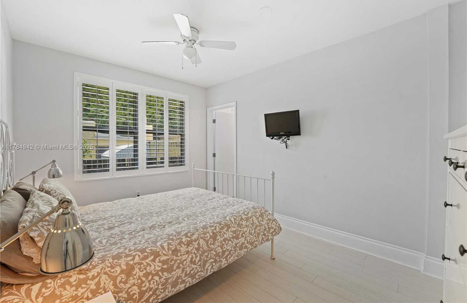 Small Image of 826 7TH ST #6, Miami Beach Number 12