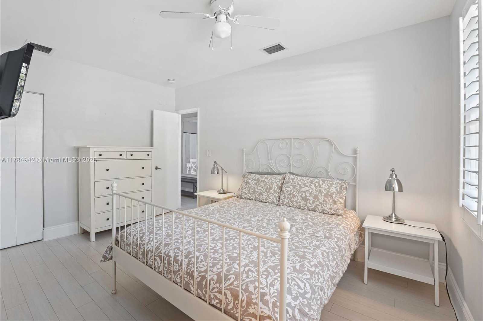Small Image of 826 7TH ST #6, Miami Beach Number 13