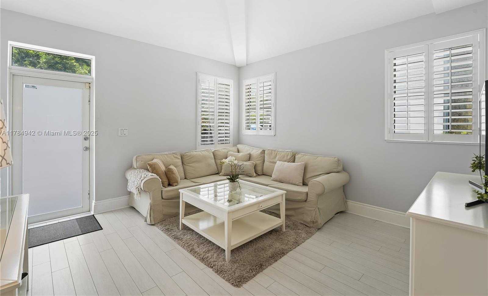 Small Image of 826 7TH ST #6, Miami Beach Number 3
