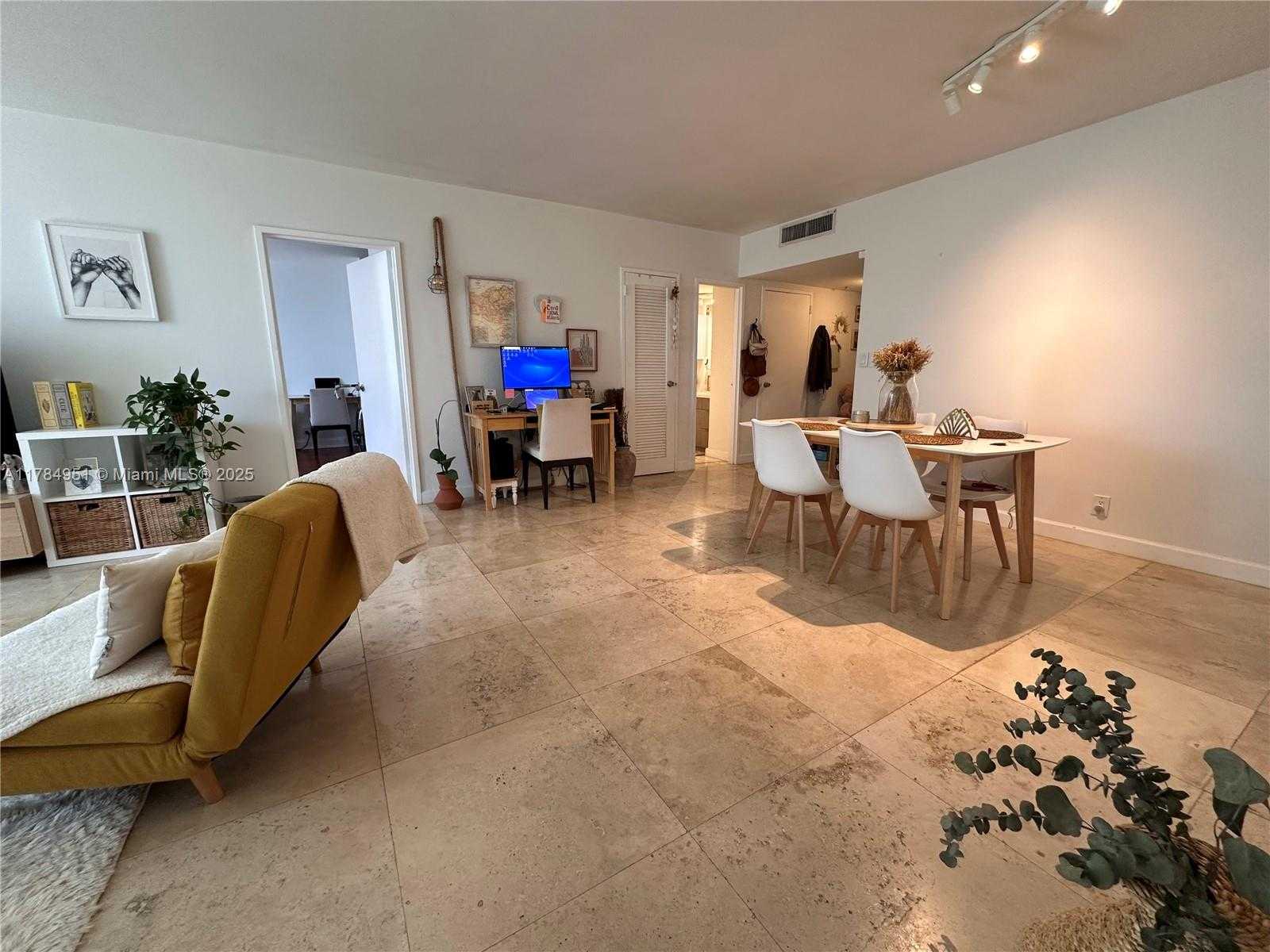 Small Image of 5700 COLLINS AVE #3N, Miami Beach Number 2