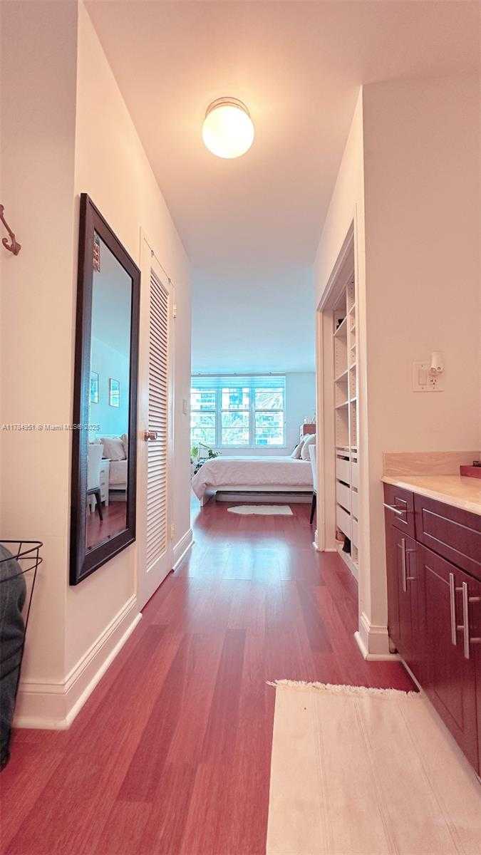 Small Image of 5700 COLLINS AVE #3N, Miami Beach Number 7