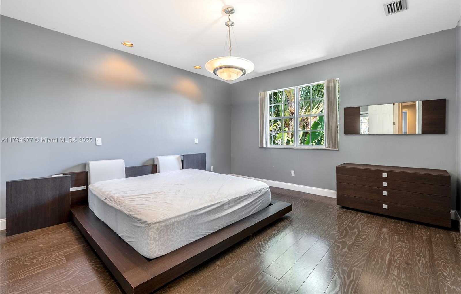 Small Image of 4011 194TH TRL, Sunny Isles Beach Number 14