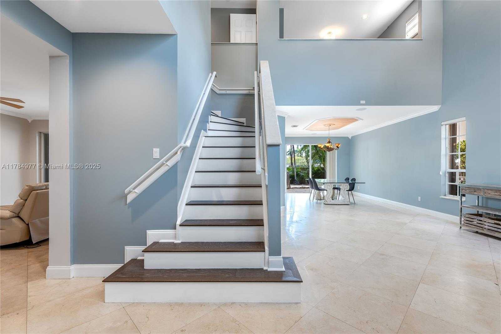 Small Image of 4011 194TH TRL, Sunny Isles Beach Number 2
