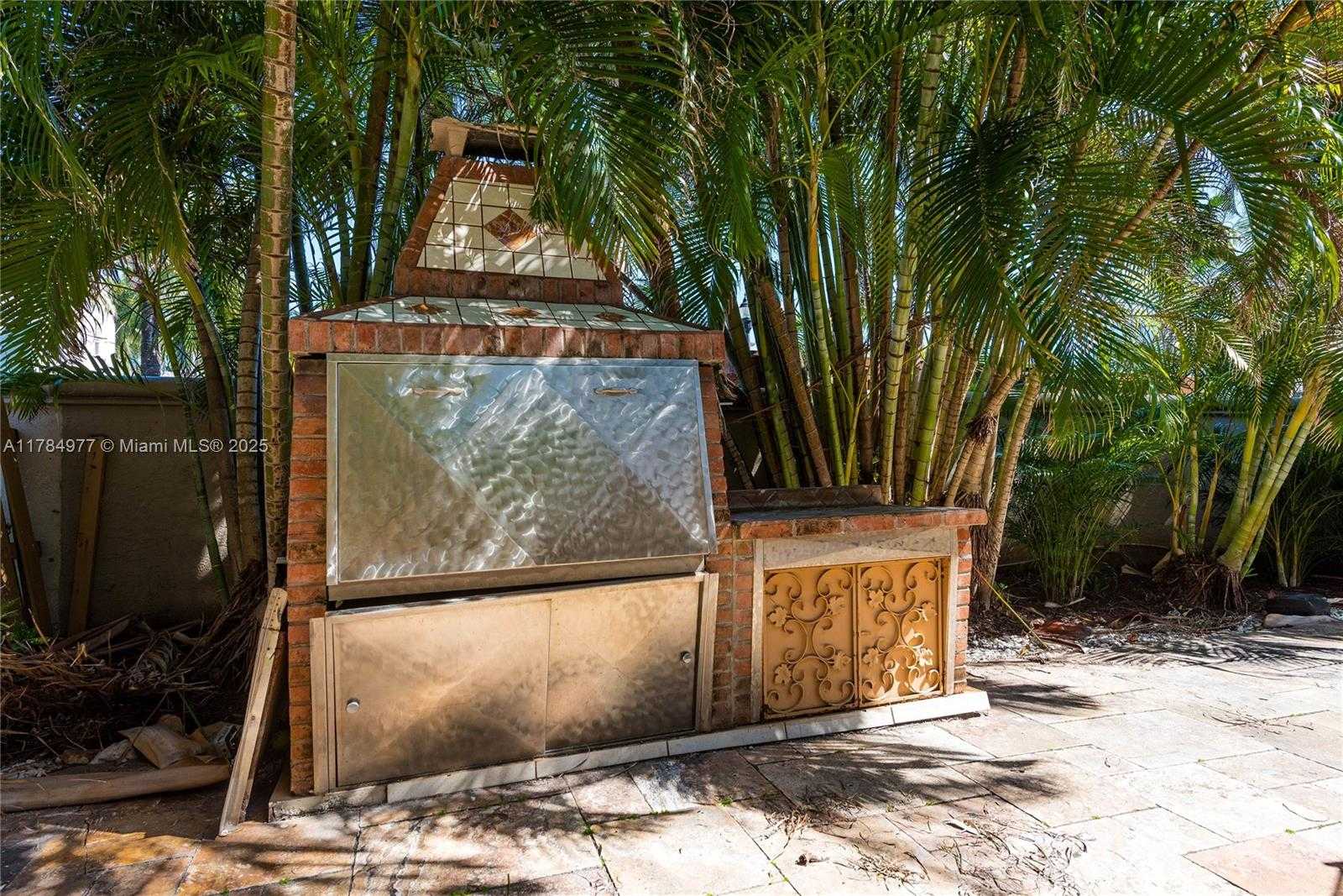 Small Image of 4011 194TH TRL, Sunny Isles Beach Number 27